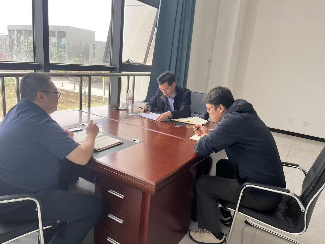 国际工公司召开员工工作推进会